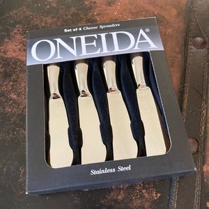 Oneida 4-Piece Cheese Spreader Set, Stainless Steel NEW